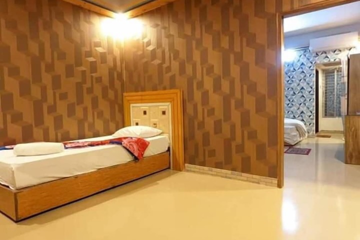 Room 8 of 22