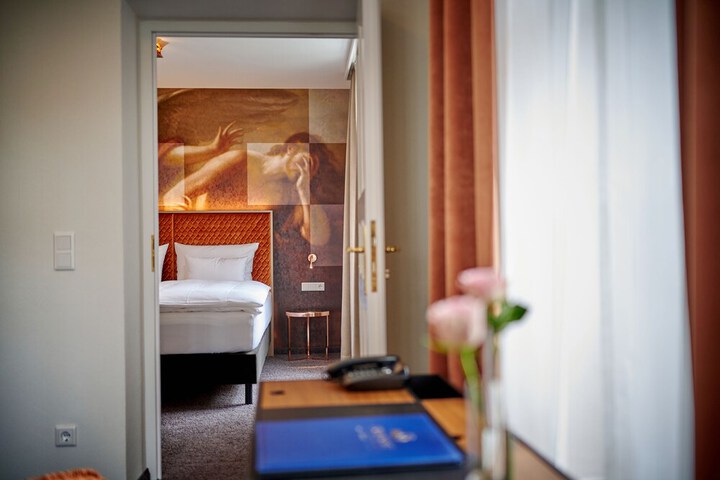 Room 9 of 64