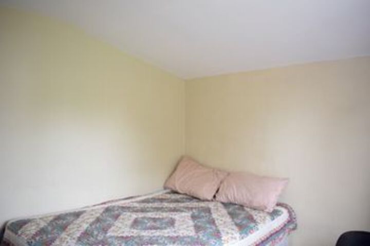 Room 8 of 18