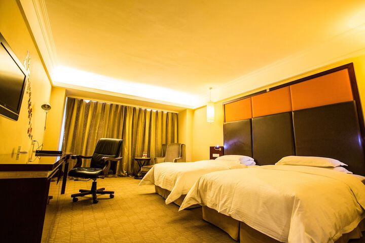 Room 6 of 19
