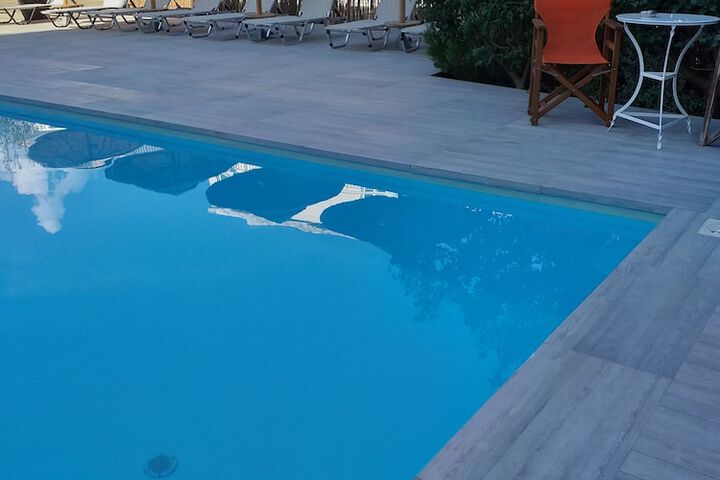 Pool 17 of 27