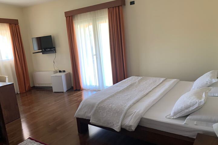 Room 4 of 57