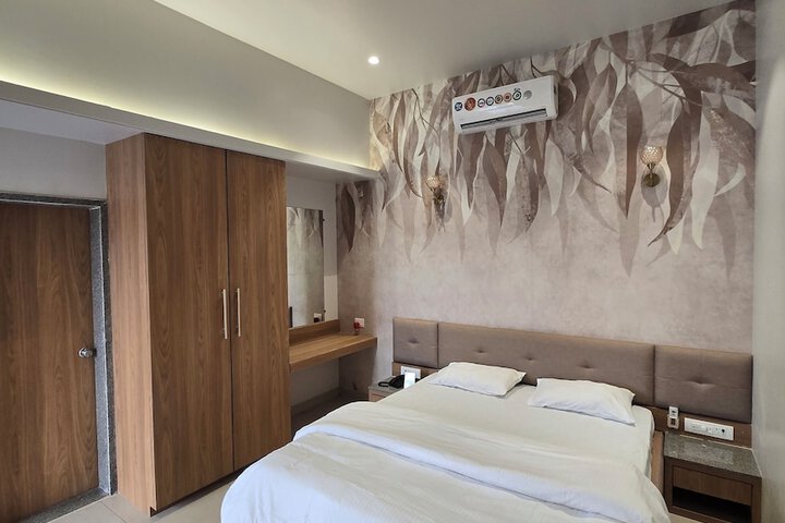 Room 17 of 65