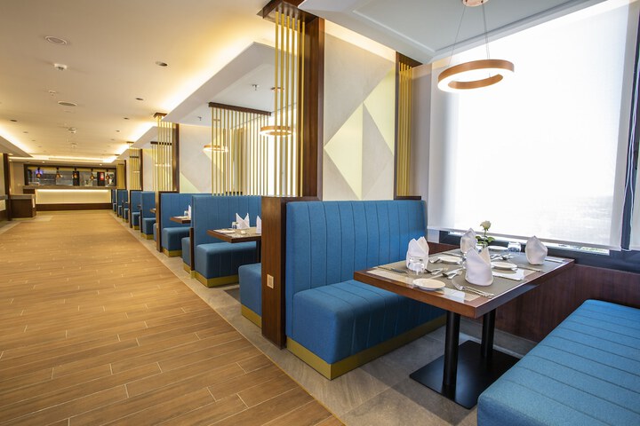 Dining 77 of 91