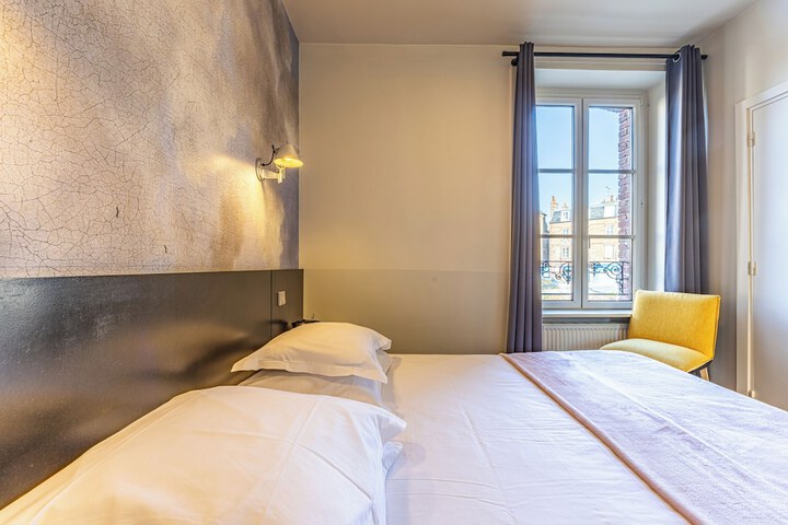 Room 45 of 117