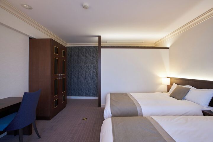 Room 14 of 35
