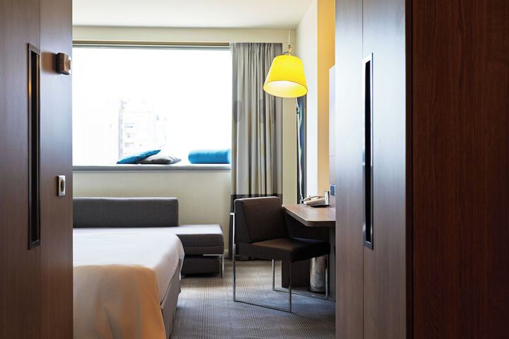 Room 22 of 216