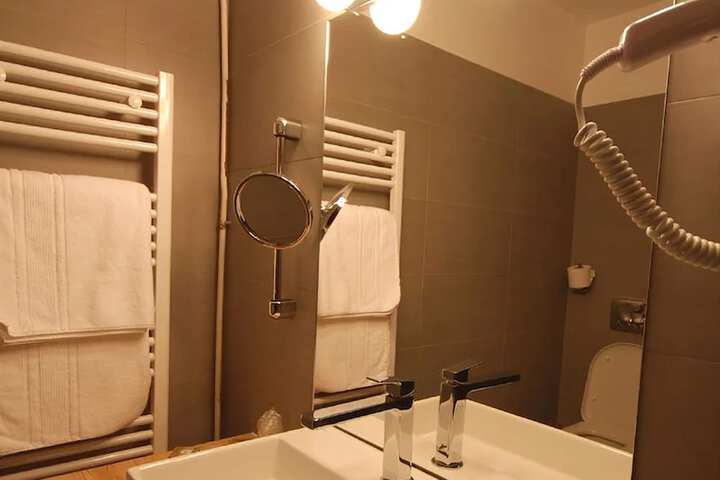 Room 46 of 72
