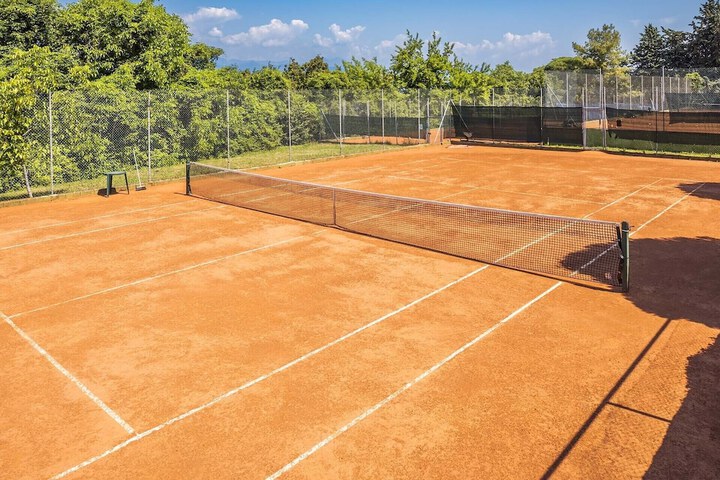 Tennis court