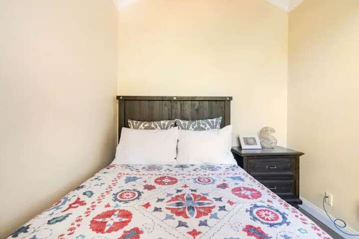 Room 28 of 86