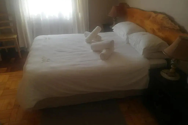 Room 2 of 12