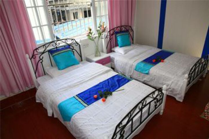 Room 6 of 22