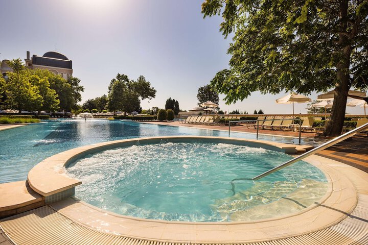 Pool 58 of 127