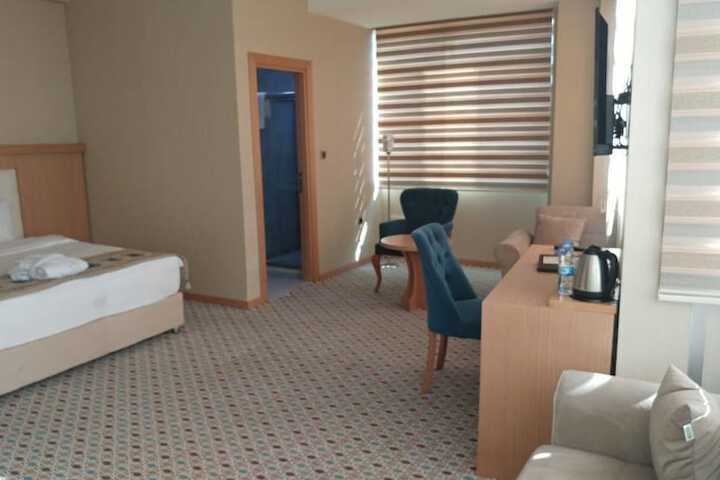Room 5 of 13