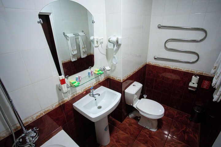 Room 8 of 13