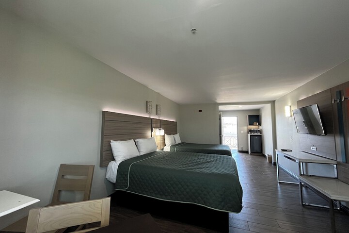 Room 40 of 61