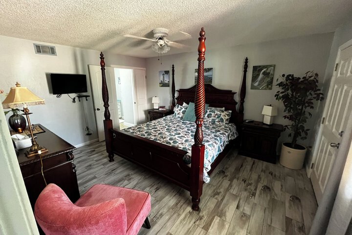 Room 5 of 37