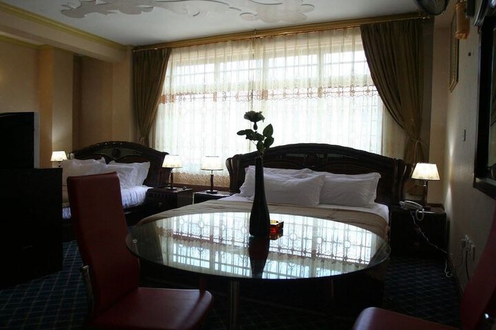 Room 18 of 34