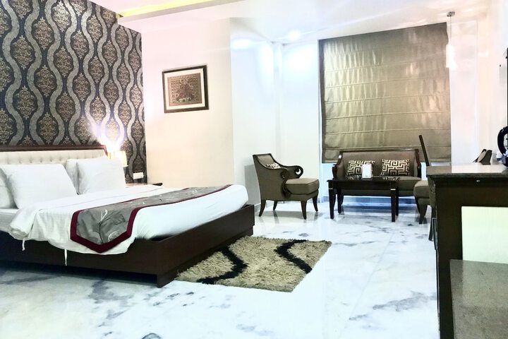 Room 81 of 288