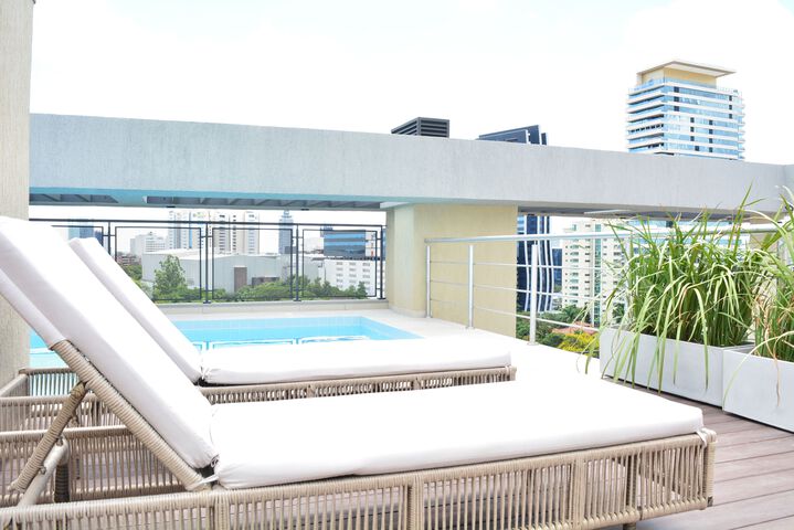 Pool 21 of 30