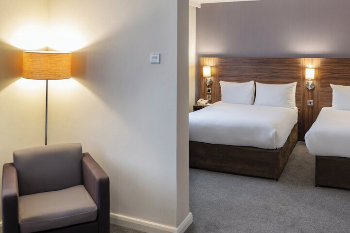Room 40 of 177