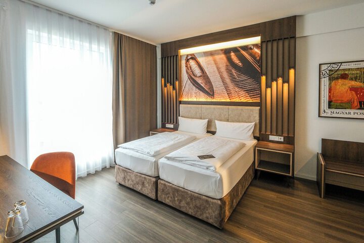 Room 43 of 88