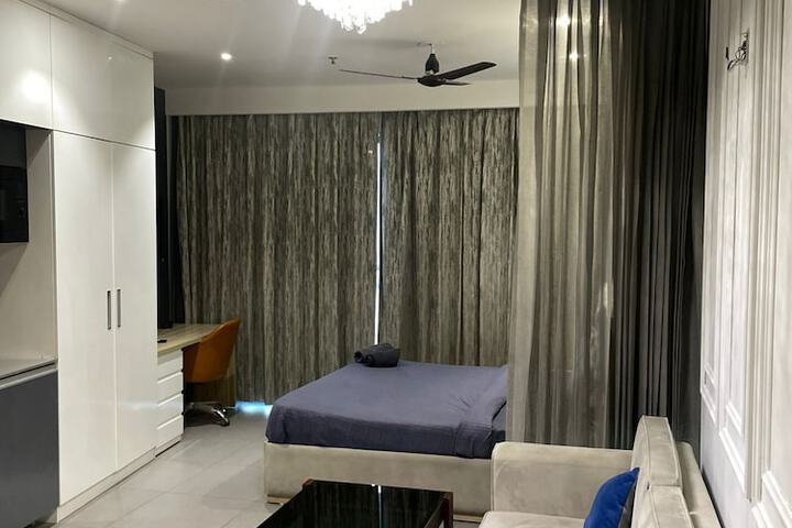 Room 9 of 26