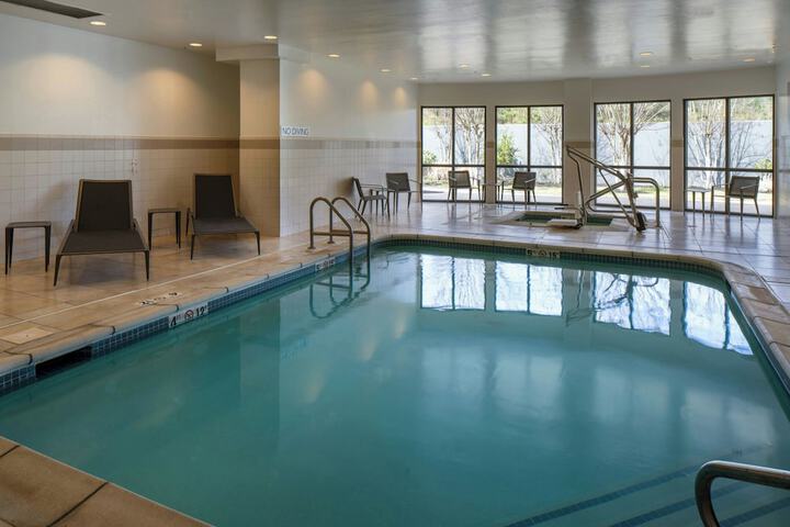 Hotel Pool