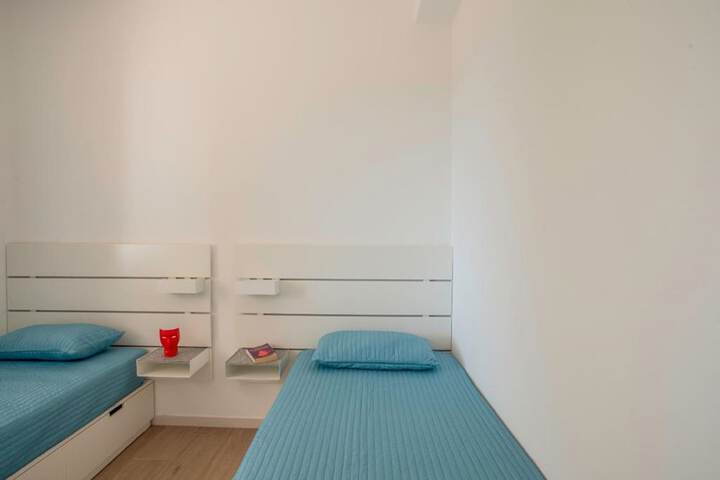 Room 7 of 131