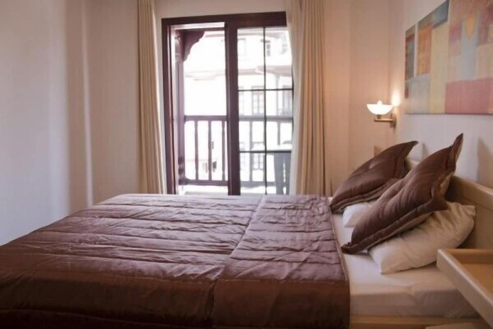 Room 3 of 28