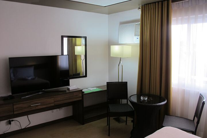 Room 28 of 46