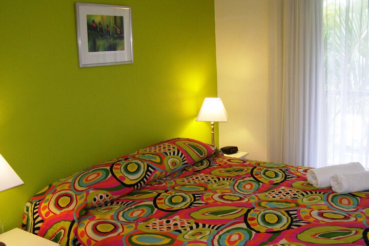Room 6 of 17