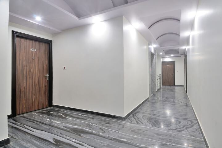 Ballroom/Hall 26 of 36