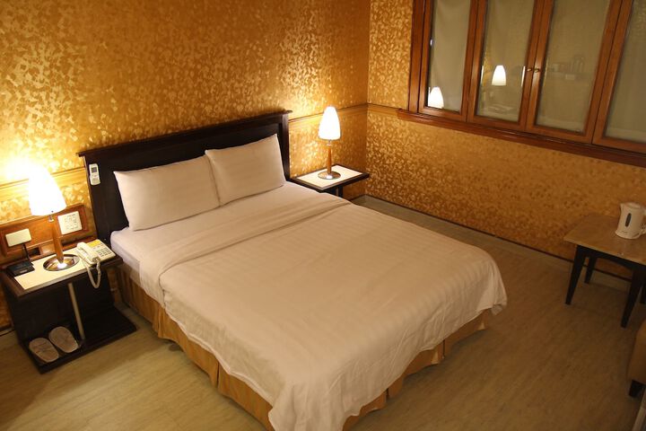 Room 9 of 41