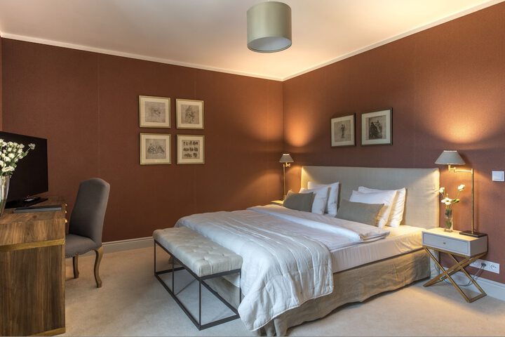 Room 7 of 95