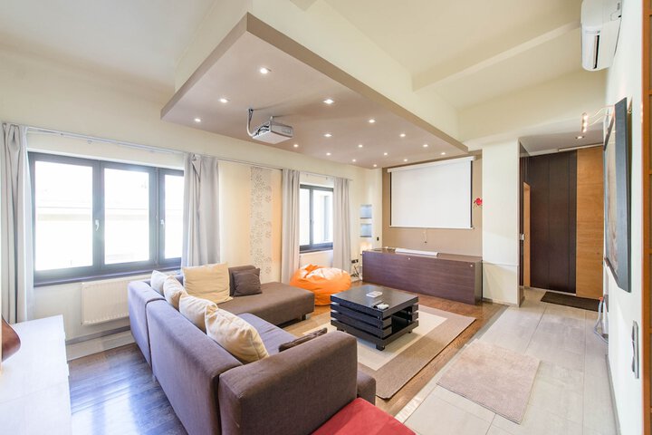 Room 7 of 28