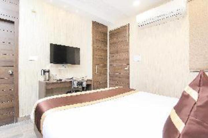 Room 18 of 20
