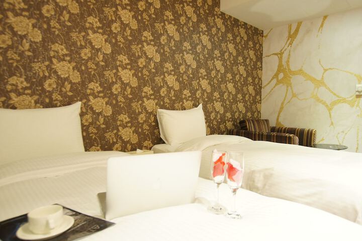 Room 12 of 63