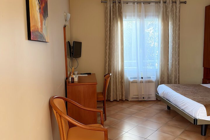 Room 17 of 60