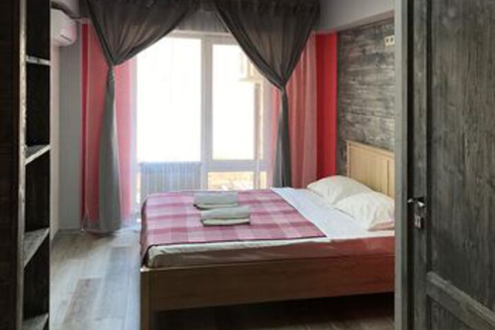 Room 17 of 33