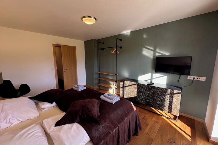 Room 66 of 221