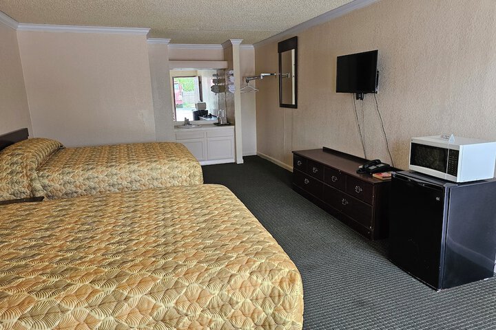 Room 10 of 23