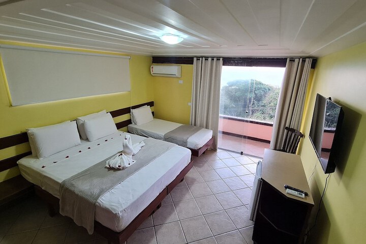 Room 5 of 33