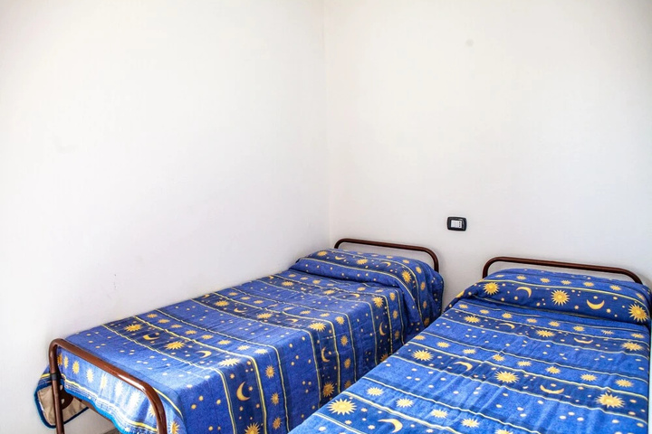 Room 2 of 16