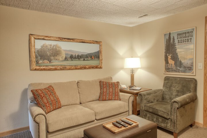 Room 5 of 38
