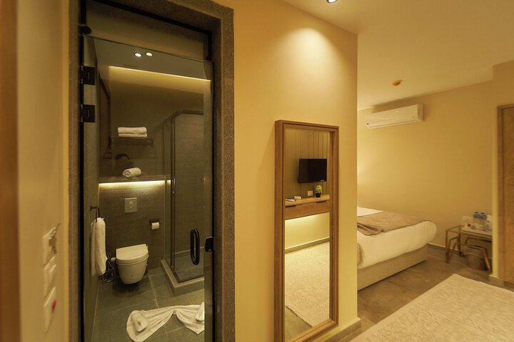 Room 49 of 148