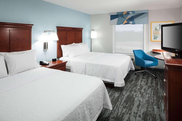2 Queen Beds (5 of 5)
