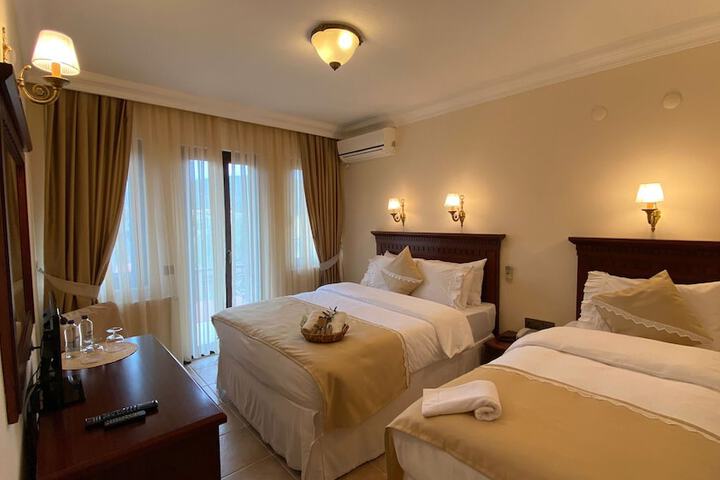 Room 3 of 50