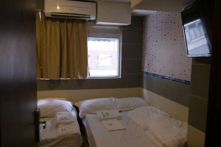 Room 15 of 46