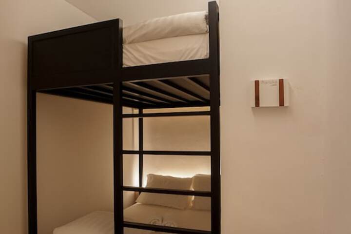 Room 8 of 27